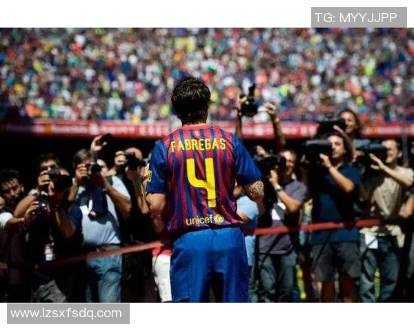 罗斯心中的足球偶像是谁揭秘他与偶像的故事与影响 罗斯心中的足球偶像是谁揭秘他与偶像的故事与影响