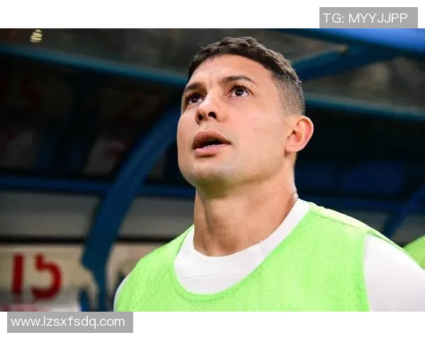 足球明星的平民生活照展现真实的一面与奋斗历程 足球明星的平民生活照展现真实的一面与奋斗历程