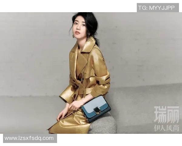 足球明星西装搭配女神风范展现时尚魅力与运动精神的完美结合 足球明星西装搭配女神风范展现时尚魅力与运动精神的完美结合